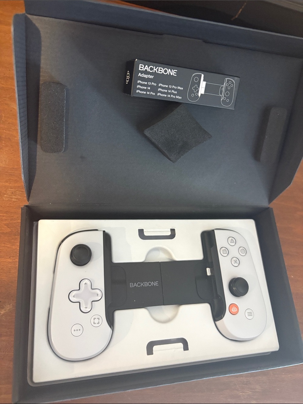 Sony PlayStation Backbone Mobile Controller- in original packaging - Picture 4 of 7